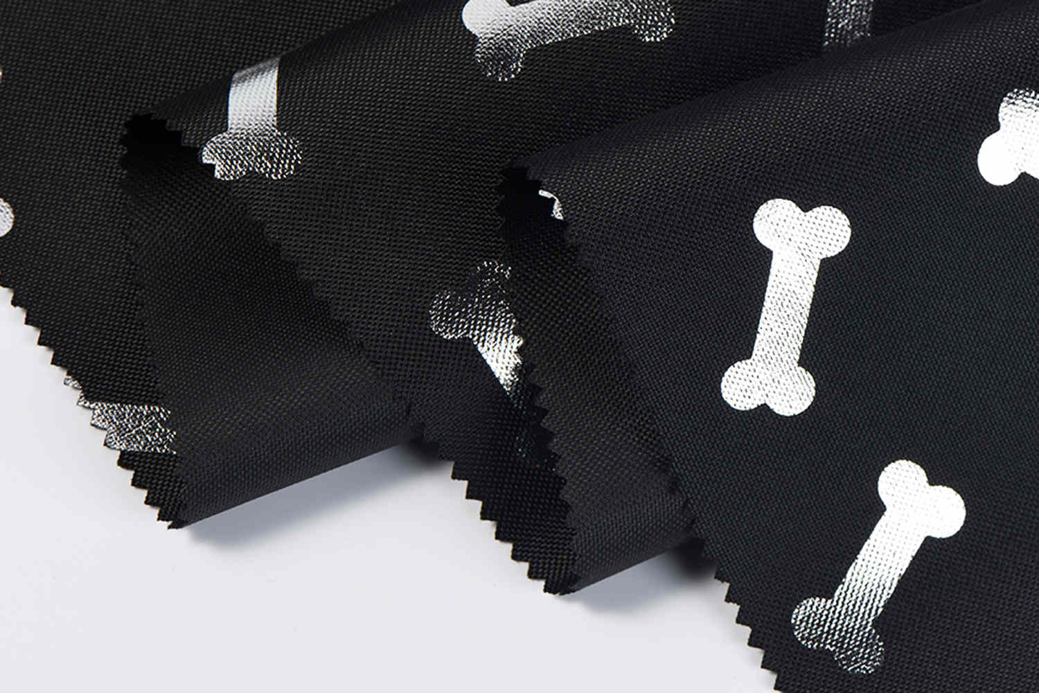 PU Coated 600D 68T พร้อมงานพิมพ์เงินกันน้ำผลิตภัณฑ์สัตว์เลี้ยง